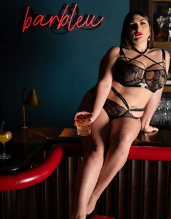 String FemFatale black*SugarShape Best